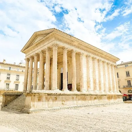 Logis D'hote En Rez De Piscine