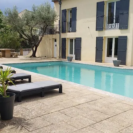 Logis D'hote En Rez De Piscine * Montignargues