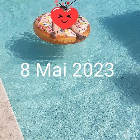 Logis D'hote En Rez De Piscine Holiday home *